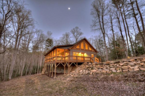 Holly Berry Hill Newly built elegant rustic interiors cozy hot tub